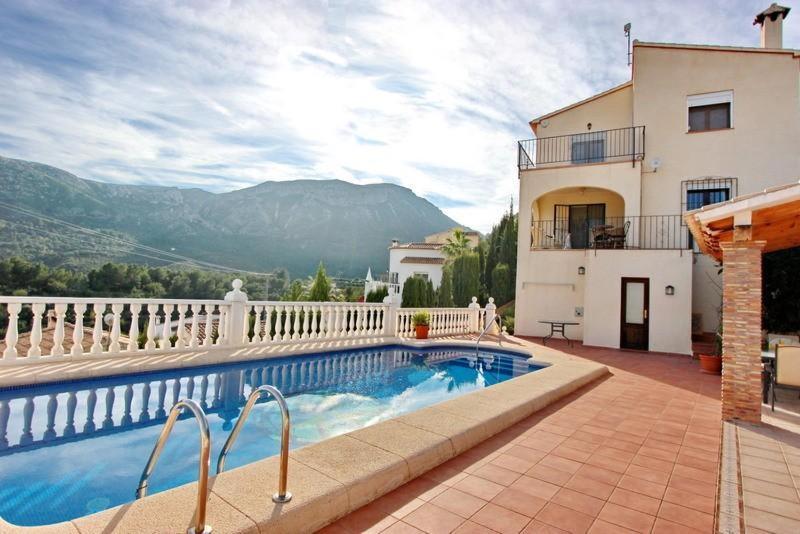 Lovely Villa With Wonderful Views Pego Exterior foto